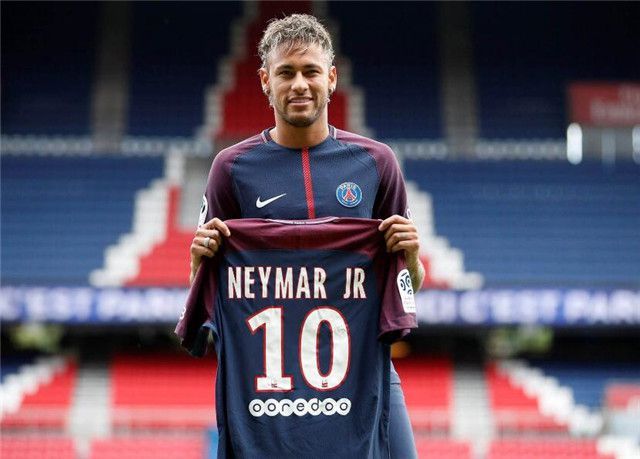 华体会网址-尤文战平巴萨，卡瓦尼乌龙送礼德甲  第2张