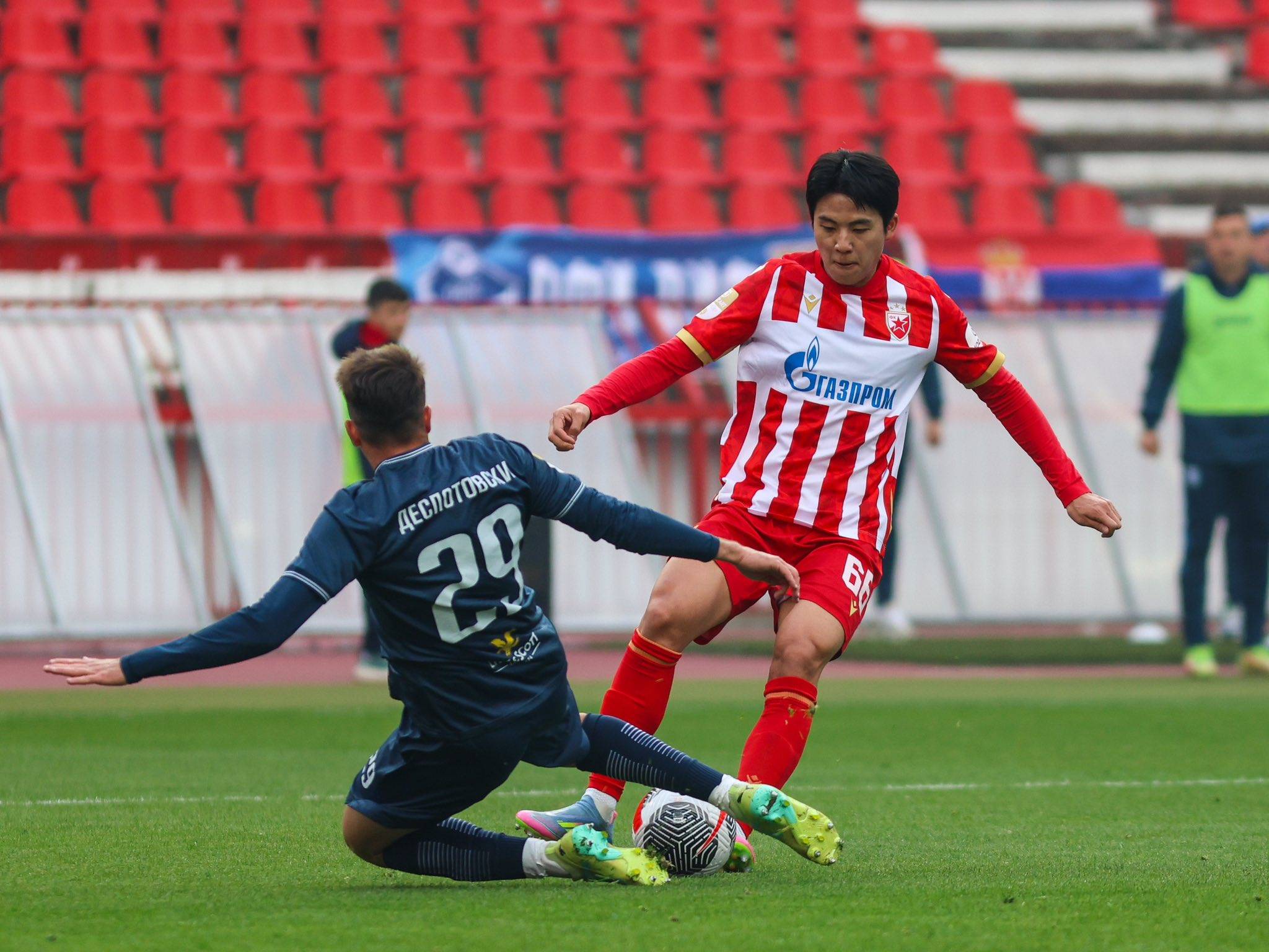 华体会体育-包含波尔图战平巴黎圣日耳曼，阿扎尔乌龙送礼亚洲杯的词条  第2张